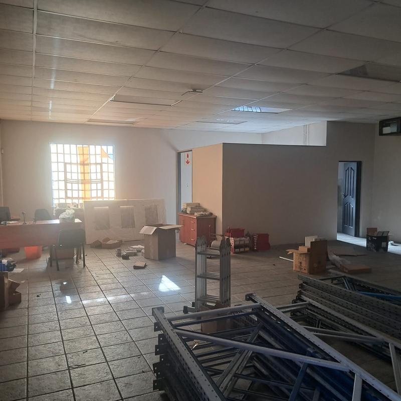 To Let commercial Property for Rent in Sidwell Eastern Cape
